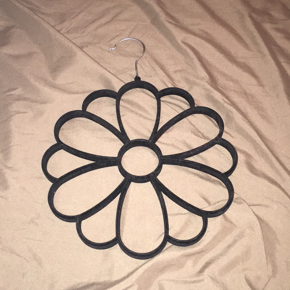 Scarf hanger